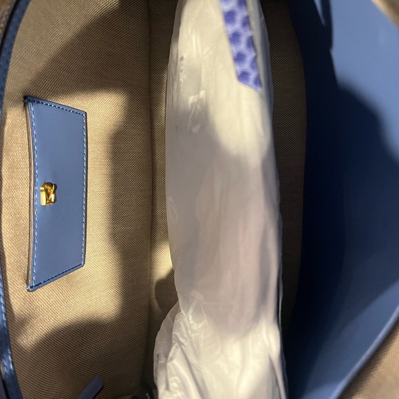 Donna Karen Bellmore Snake Leather Shoulder Bag with Bezel Strap - Picture 8 of 9